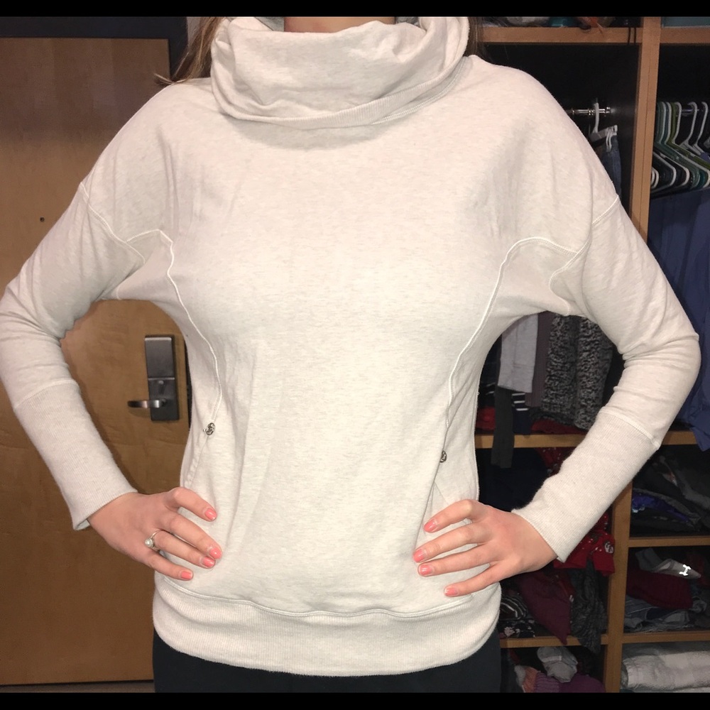 Lululemon turtleneck pullover